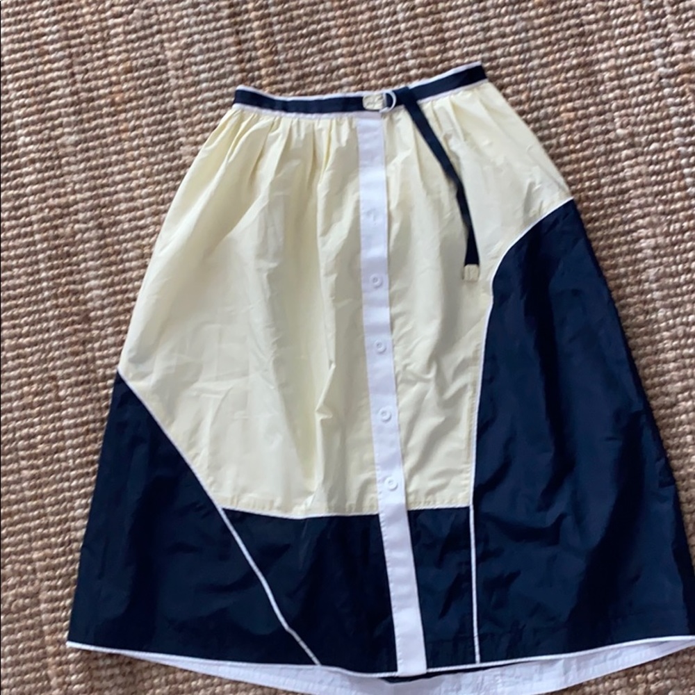 Symmetrical designs lines - sporty long skirt